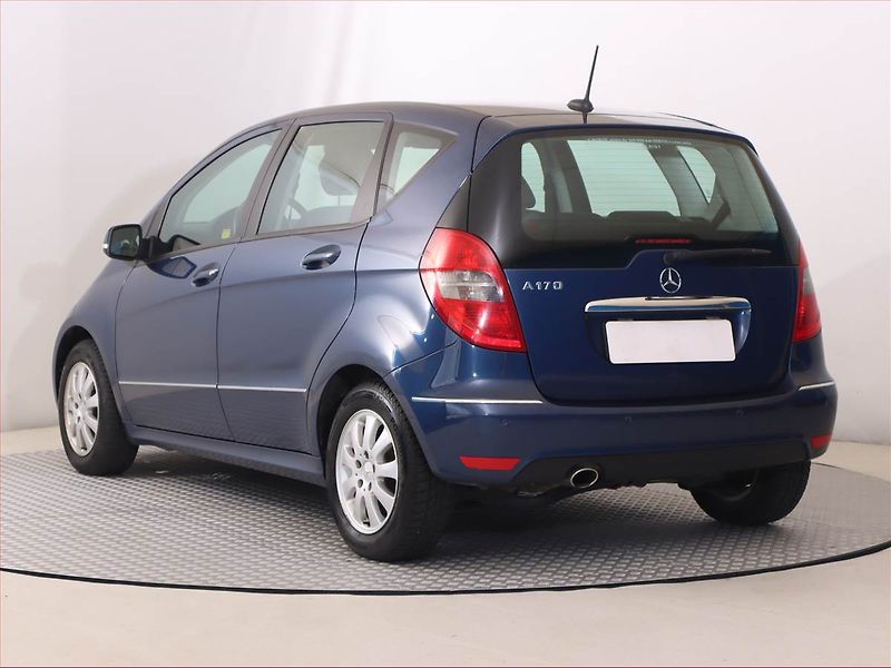 Mercedes-Benz Třídy A (2009) A 170 , Tempomat - fotka 4 z 16