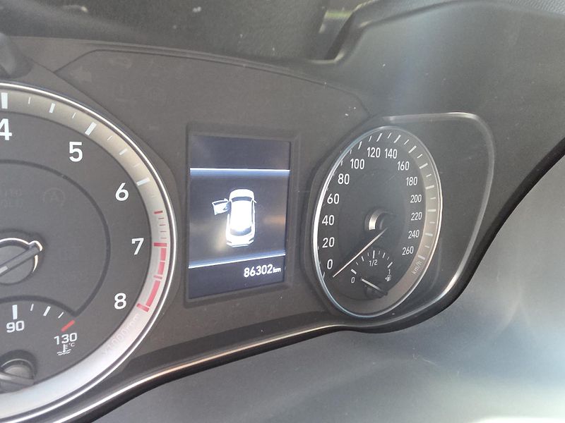 Hyundai Kona 1.6-T-GDi-AUT-1.MAJ.-4x4-DPH - fotka 13 z 17