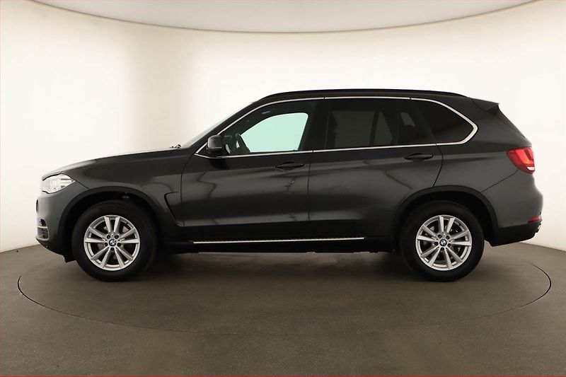BMW X5 (2014) xDrive25d - fotka 3 z 18