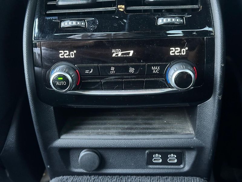 BMW Řada 5 540i ExecutiveDrivePRO,1.maj,D - fotka 12 z 22