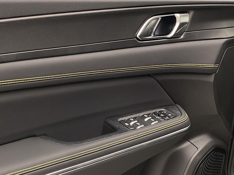 Lynk & Co 01 (2025) 01 CORE PHEV - fotka 25 z 82