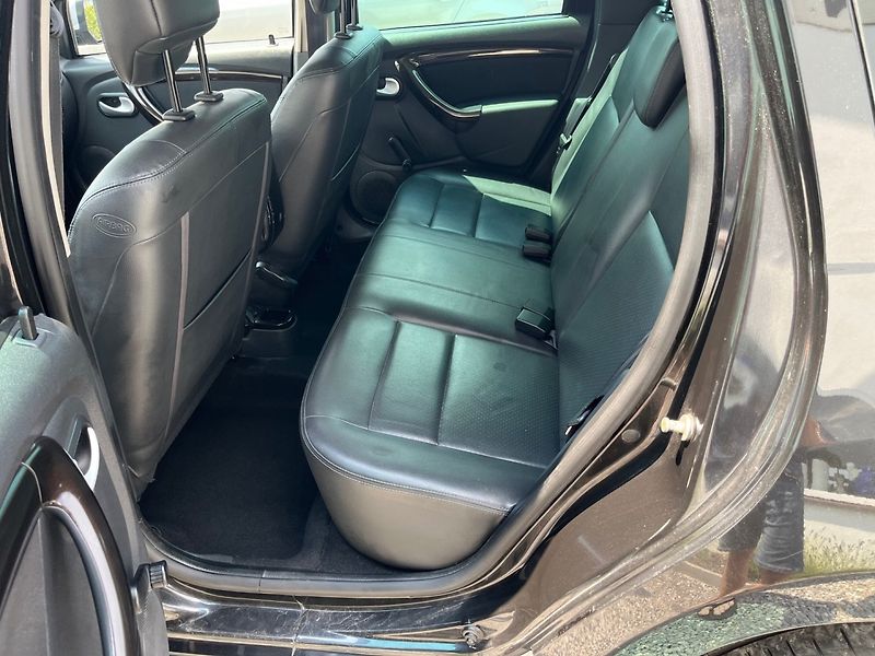 Dacia Duster (2010) 1.6 16 V  4x4 - fotka 8 z 28