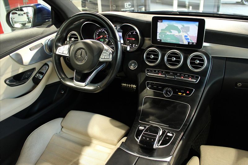 Mercedes-Benz Třídy C 250d Coupé AMG Line DIS+/Burme - fotka 14 z 30