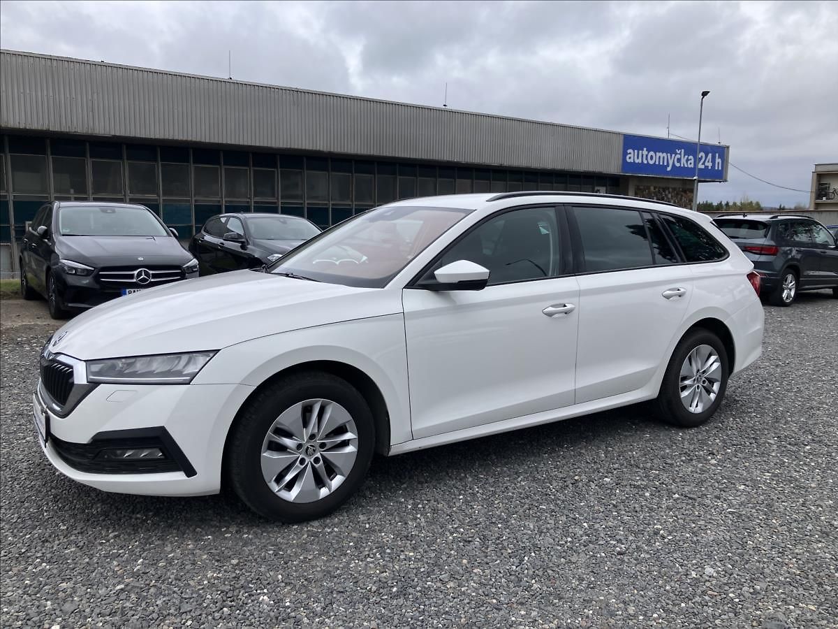 Škoda Octavia 2,0 TAŽNÉ,VYHŘÍVANÉ ČELNÍ SKLO