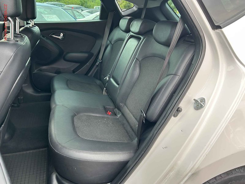 Hyundai ix35 (2011) 2.0 GDi AC, výhřev - fotka 10 z 17