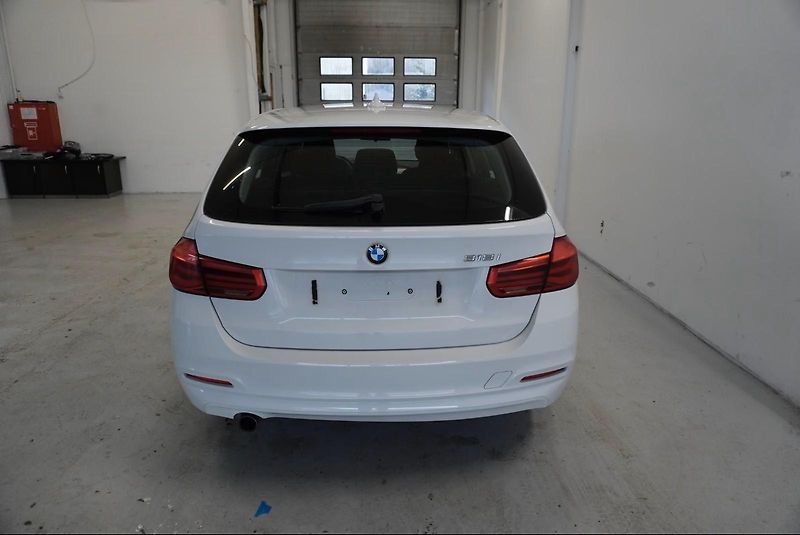 BMW Řada 3 318 AUTOMAT - fotka 6 z 32