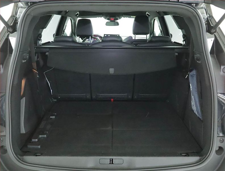 Peugeot 5008 (2023) Allure PureTech 130 - fotka 14 z 23