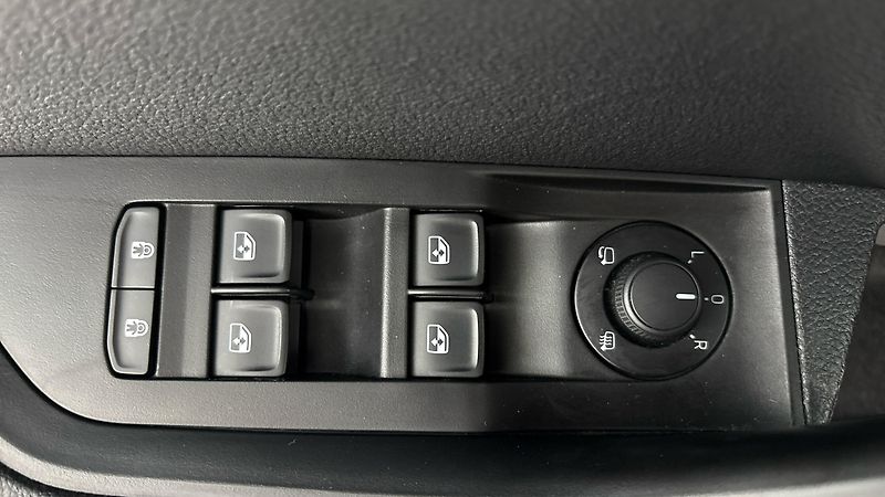 Škoda Superb 2.0 TDI DSG 4x4 Style - fotka 23 z 27