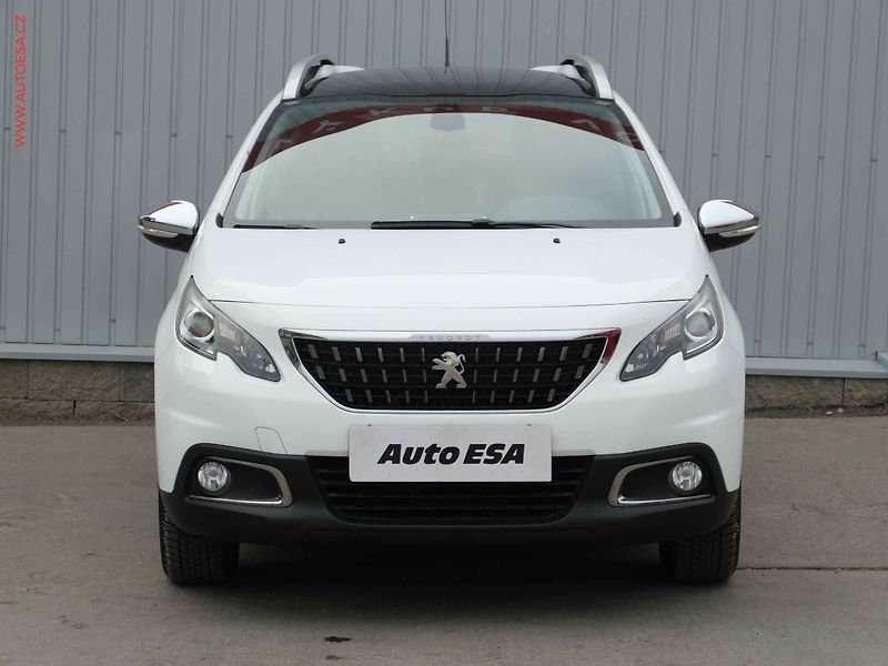 Peugeot 2008 (2018) 1.2PT, AC, park.asist - fotka 2 z 21
