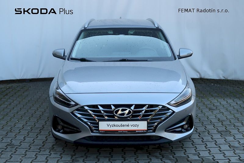 Hyundai i30 (2023) SW Smart 1,0 T - GDI DCT7 88 k - fotka 4 z 35