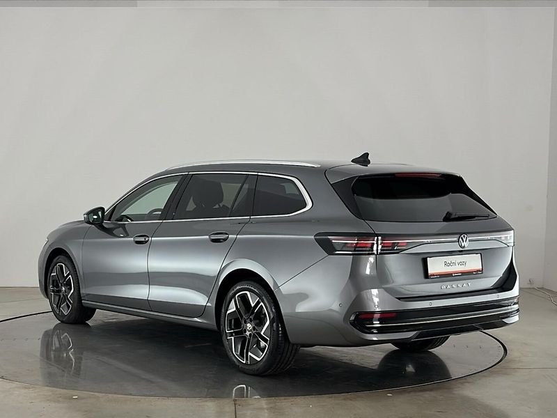 Volkswagen Passat 110kw DSG - fotka 15 z 31