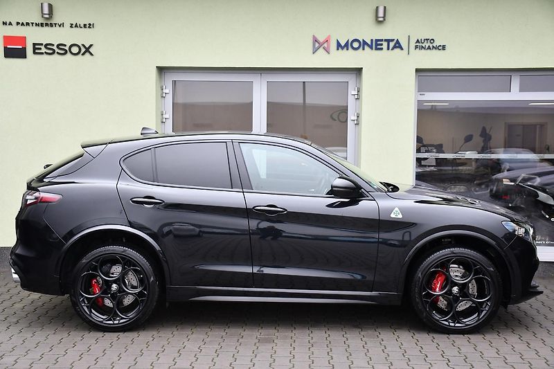Alfa Romeo Stelvio 2.9V6 Bi-T.382 kW QUADRIFOGLIO - fotka 12 z 46