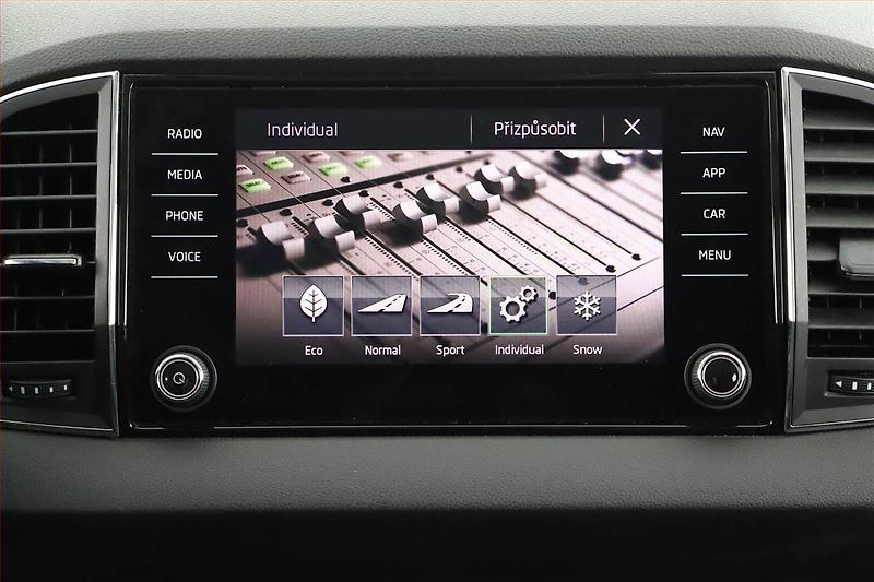 Škoda Karoq (2017) Style 2.0 TDI - fotka 16 z 20