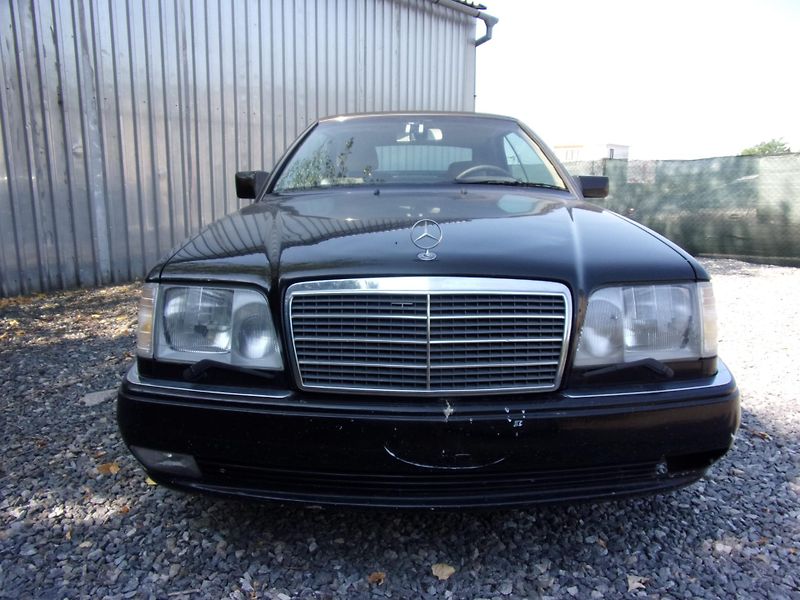 Mercedes-Benz Třídy E (1995) 320 E 162kW PŘEDRENOVAČNÍ STAV - fotka 2 z 18