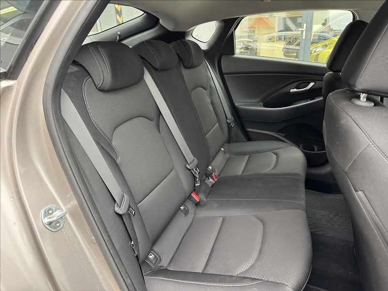 Hyundai i30 1,0 T-GDI Comfort - fotka 10 z 15