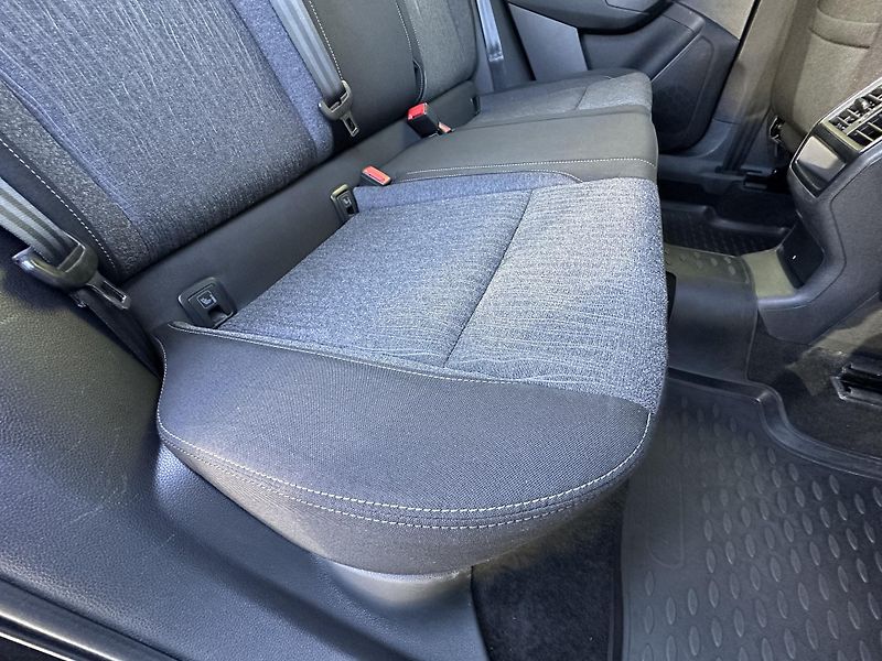 Škoda Karoq (2018) 1.5TSI/110kW*1.Maj.Webasto *TZ - fotka 27 z 40