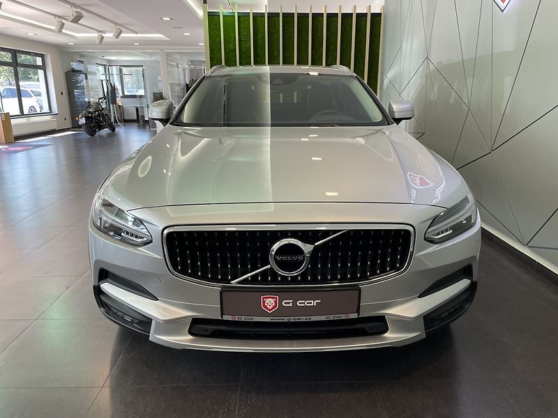 Volvo V90 D5 Cross Country  173 kW AWD - fotka 3 z 17