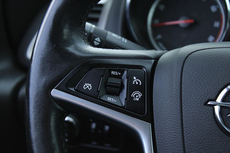 Opel Astra 1.4T 103kW SERVISNÍ KNIHA - fotka 16 z 25