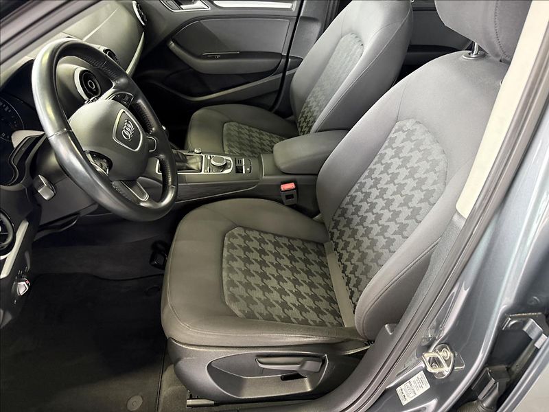 Audi A3 1,2   TFSI 81kW,ATTRACTION - fotka 9 z 21