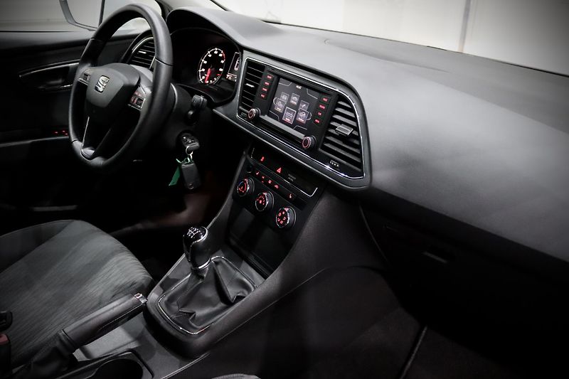 Seat Leon ST 1.4 TSI 103 kW  - fotka 13 z 32