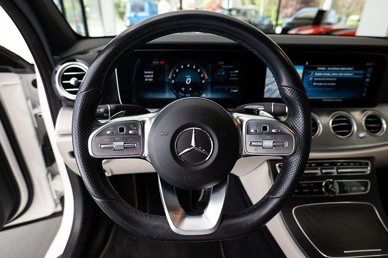 Mercedes-Benz Třídy E 4MATIC Burmester/ventilace - fotka 6 z 21