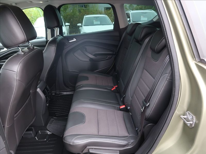 Ford Kuga 2,0 TDCi,120kW,Titanium,panora - fotka 18 z 27