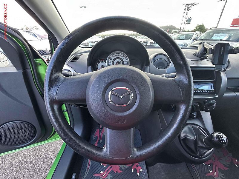 Mazda 2 (2009) 1.4i, 2.maj,ČR, AC - fotka 12 z 15