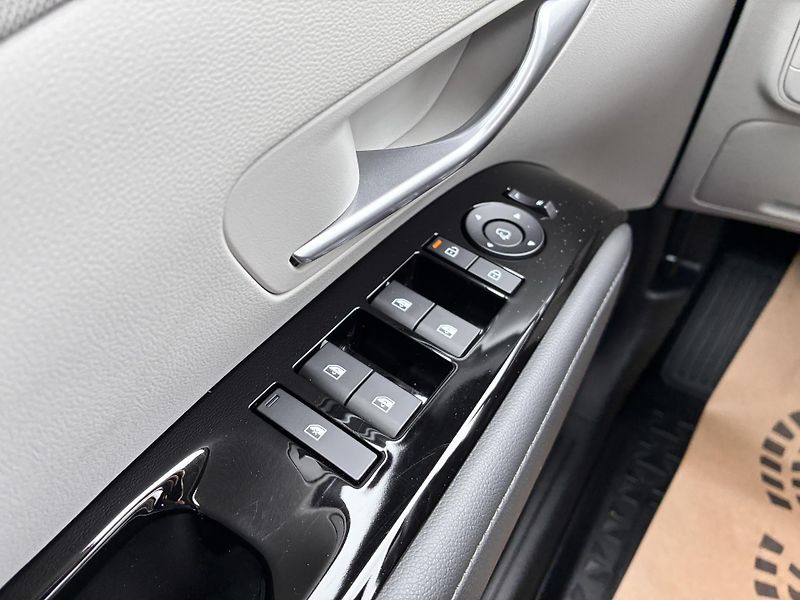 Hyundai Tucson 1.6T-GDi HEV 158kW REZERVACE - fotka 27 z 35