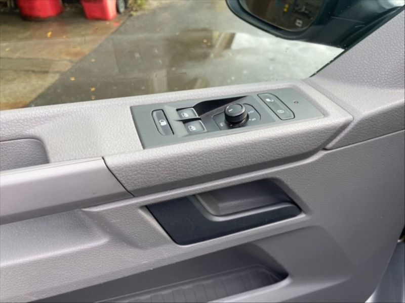 Volkswagen Transporter 2,0 TDI 81 - fotka 11 z 11