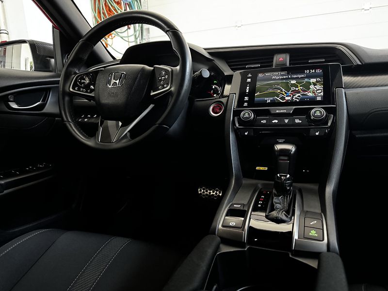 Honda Civic (2017) 1.5 VTEC Turbo Sportline - CZ - fotka 12 z 25