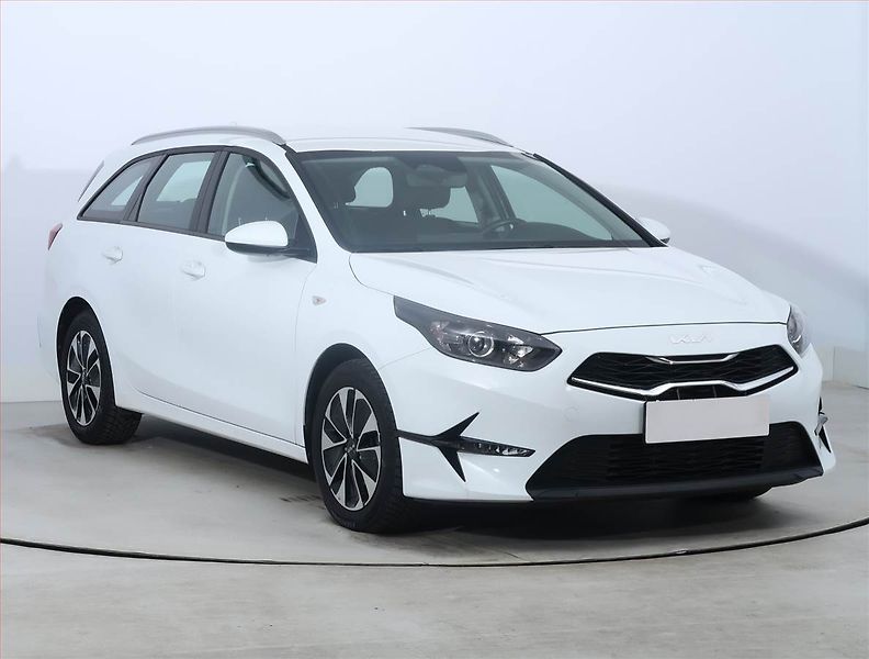 Kia Ceed (2024) 1.5 T-GDI - fotka 1 z 22