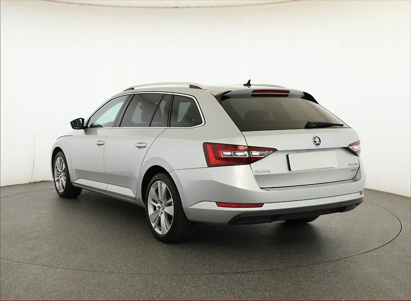 Škoda Superb (2018) Style Plus 2.0 TDI, 4X4 - fotka 4 z 21