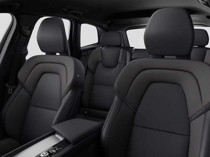 Volvo XC60 BLACK EDITION PLUS B5 AWD 184k - fotka 7 z 11