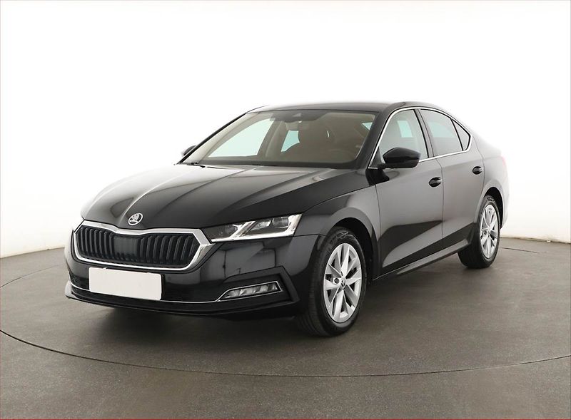 Škoda Octavia (2023) 2.0 TDI - fotka 2 z 20