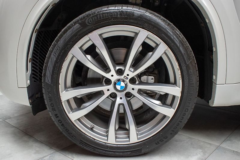BMW X5 xDrive30d ///MSPORT*ČR*KAMERY - fotka 40 z 42