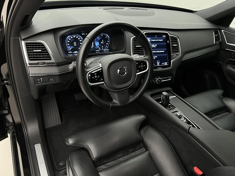 Volvo XC90 B5 AWD MOMENTUM PRO AUT - fotka 4 z 40
