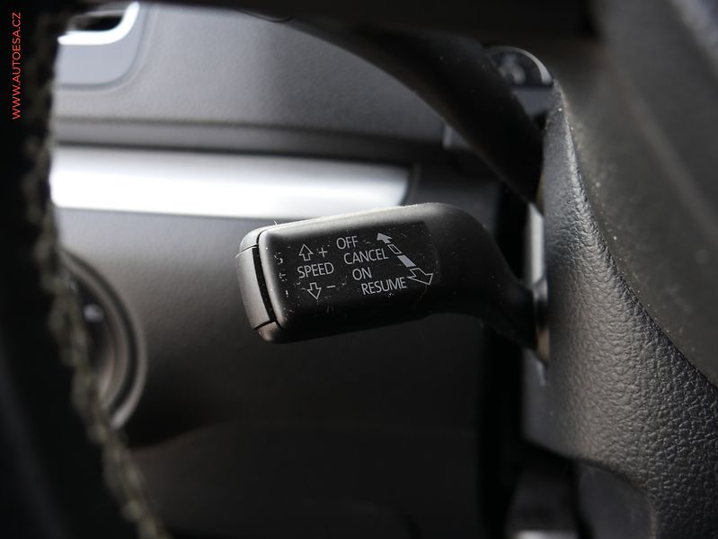 Volkswagen Sharan (2014) 2.0 TDI, panorama, autoAC - fotka 17 z 21