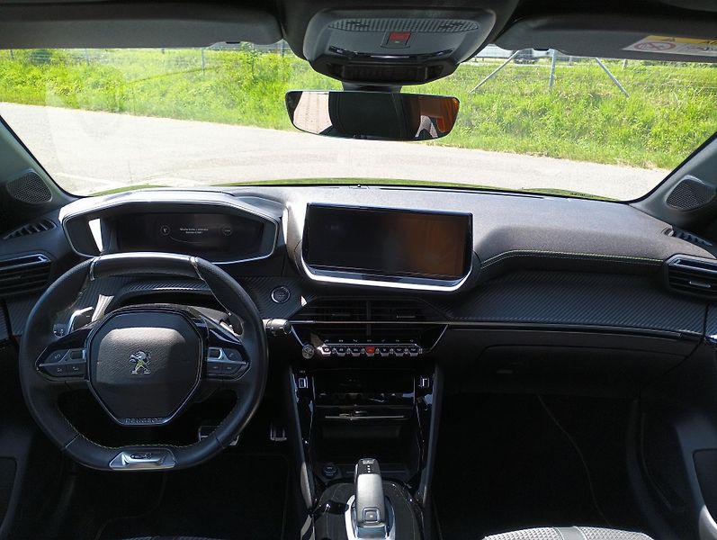Peugeot 208 (2020) 1.2 PureTech GT line 100k EAT8 - fotka 12 z 23