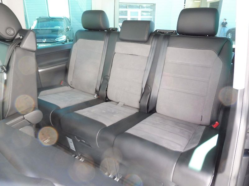 Volkswagen Multivan (2021) Highline 2,0 TDI 150kW DSG 4MO - fotka 21 z 30
