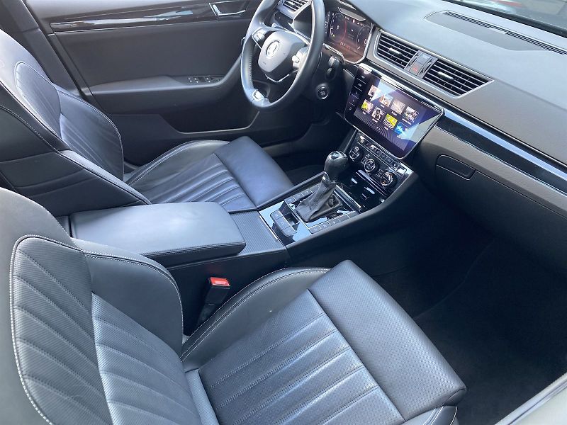 Škoda Superb (2023) Combi 2.0 TDI 4x4 DSG L&K - fotka 11 z 41
