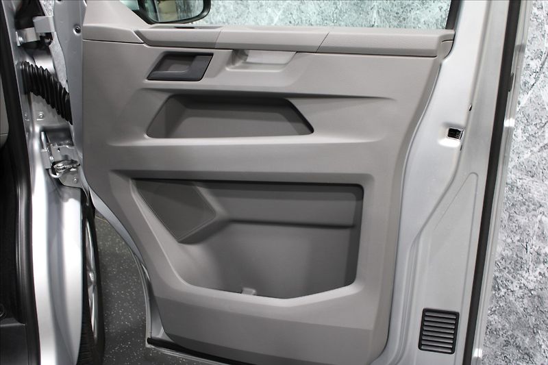 Volkswagen Caravelle 2,0 TDI 110kW DSG Comfortline - fotka 9 z 32