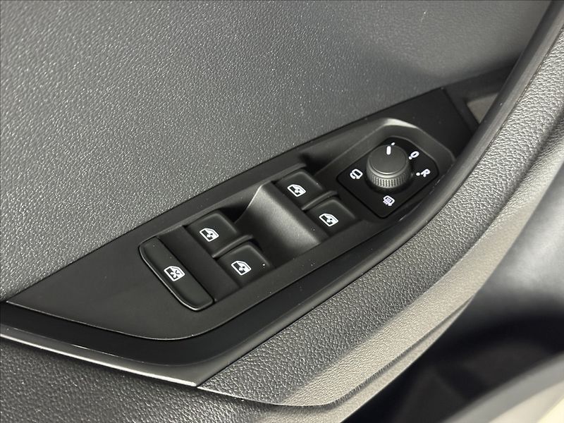 Škoda Karoq 2,0 TDi  DSG 4x4 Style Virtual - fotka 20 z 44