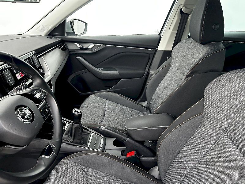 Škoda Kamiq (2021) 1.5 TSI 110kW MP6 Ambition - fotka 25 z 32