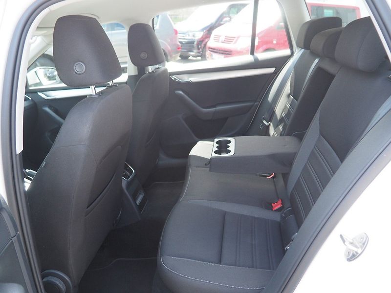 Škoda Octavia (2017) 1.6 TDI Ambiente, Navi - fotka 14 z 35