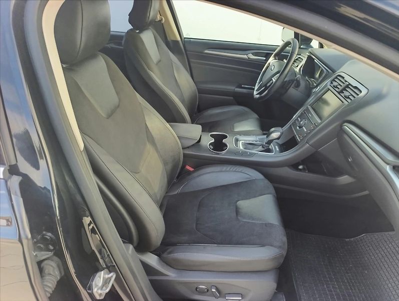 Ford Mondeo 2,0 TDCi Automat Kamera Navi - fotka 28 z 45