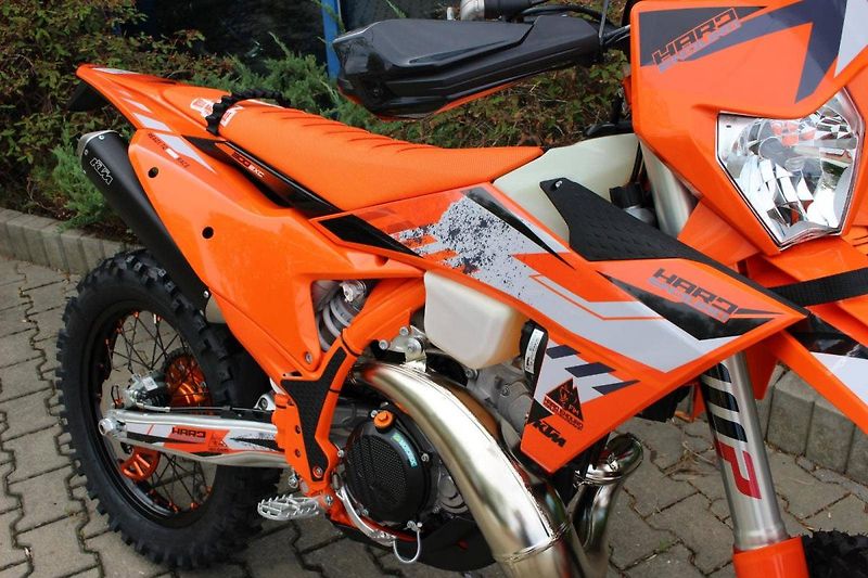 KTM 300 EXC TPI (2025) HARDENDURO 2025 - fotka 2 z 8