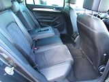 Volkswagen Passat (2022) 2.0 TDI DSG 147kW  MATRIX - náhled 27