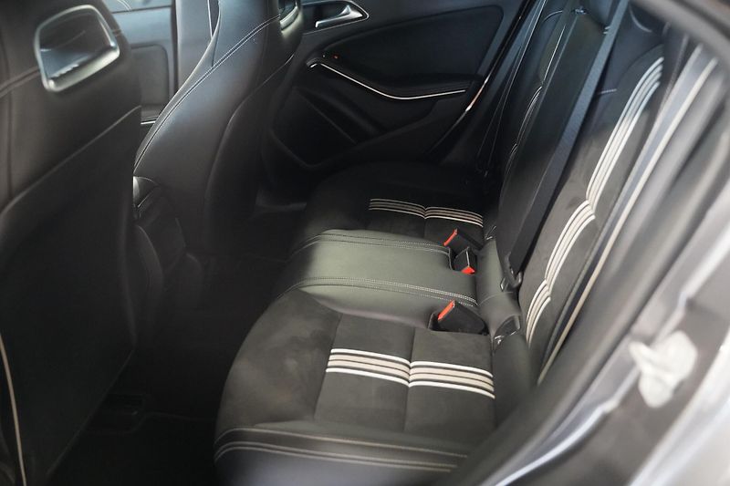 Mercedes-Benz CLA - fotka 22 z 23