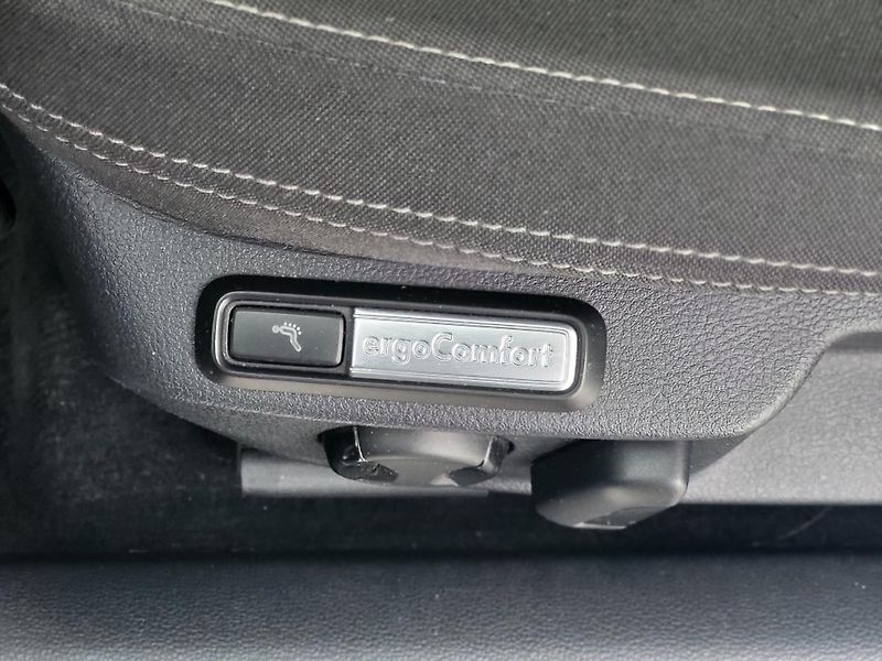Volkswagen Passat Variant (2018) 2.0 /110kW - fotka 15 z 17