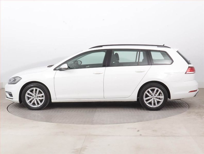 Volkswagen Golf (2019) 2.0 TDI, Navi, Tempomat - fotka 3 z 16